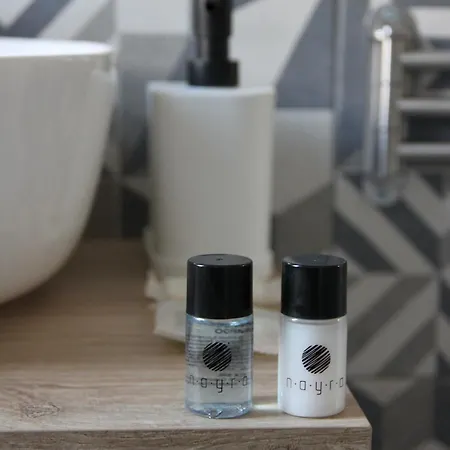 فندق مبيت وإفطار Il Melograno فالمونتوني